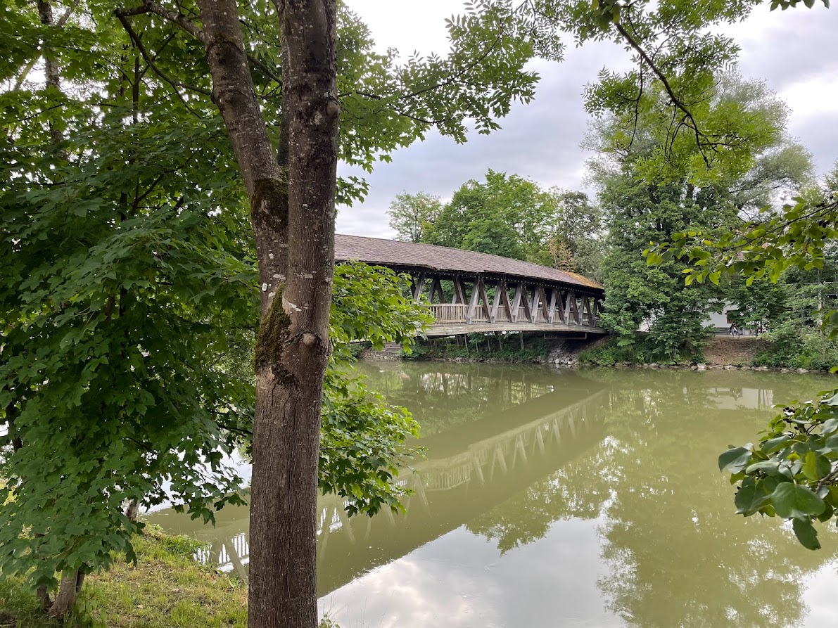 Historische Holzbrücke über die Loisach